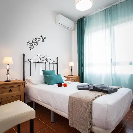Apartment Holidays2torremolinos De 3 Con Terraza Y Piscina Comunitaria Torremolinos