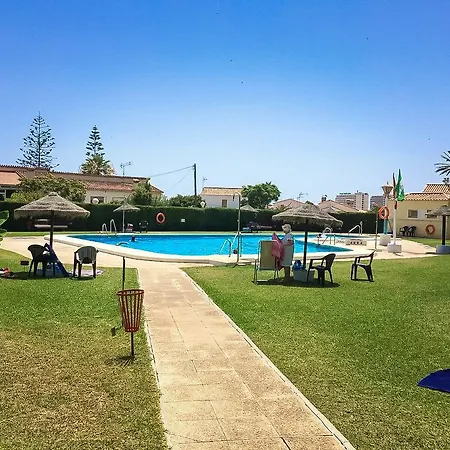 Holidays2torremolinos De 3 Con Terraza Y Piscina Comunitaria Apartment *