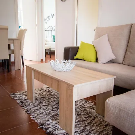Holidays2torremolinos De 3 Con Terraza Y Piscina Comunitaria Apartment *