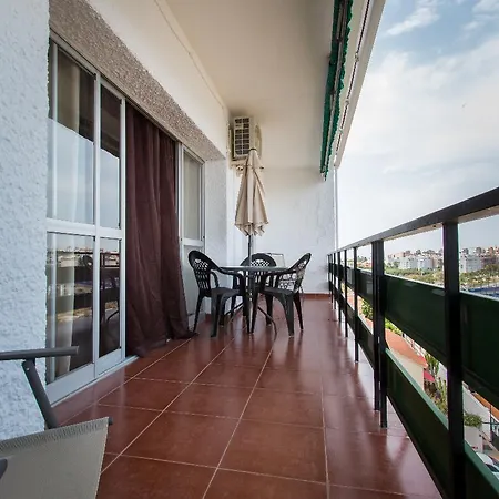 Holidays2torremolinos De 3 Con Terraza Y Piscina Comunitaria Apartment